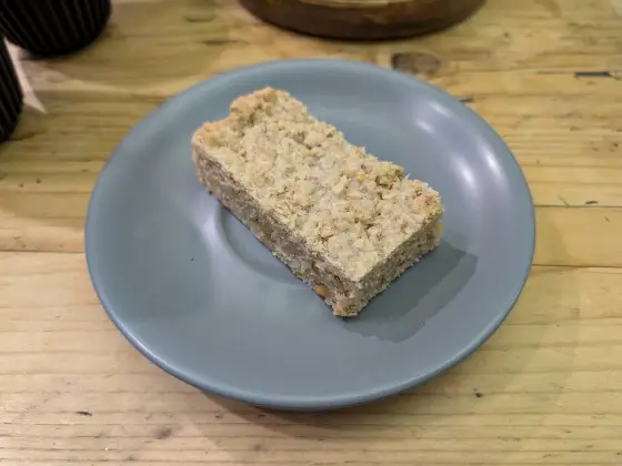 Raspberry oat crumble bars