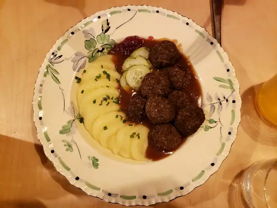 Swedish meatballs with mashed potatoes